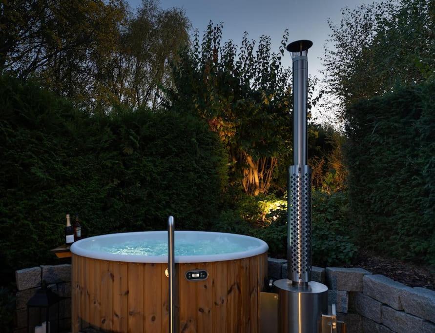 Exklusives Ferienhaus Am Waldrand Mit Whirlpool Und Sauna Villa Schonach im Schwarzwald ภายนอก รูปภาพ